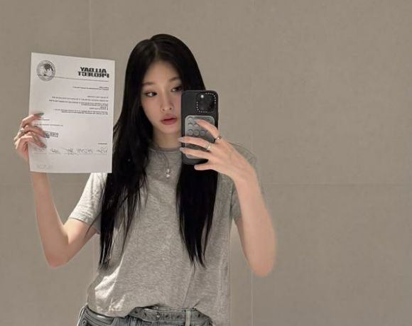 더블랙레이블의 신인 혼성 그룹 ‘올데이 프로젝트’로 데뷔하는 애니(문서윤). 자료 : 애니 인스타그램