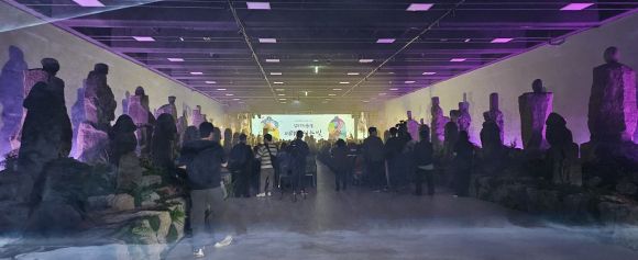 개관식이 열리는 설문대할망전시관 내부 모습. 제주 강동삼 기자