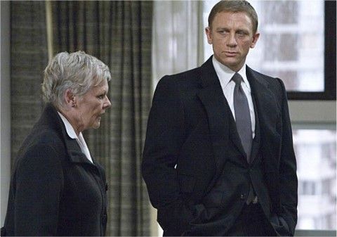 영화 ‘007 퀀텀 오브 솔러스’에서 007(오른쪽)과 M.