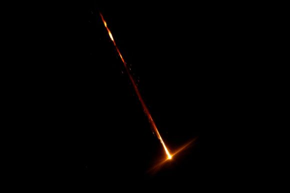 2025년 6월 18일(현지시간) 이스라엘이 점령한 서안지구의 투바스에서 이란발 미사일이 목격됐다. 로이터 연합뉴스