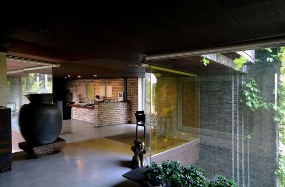 서울 종로구 원서동 ‘공간’ 사옥 내부. 건축가 김수근은 좁은 필지에 여러 공간을 적층하며 건물을 구현했다.  가온건축 제공