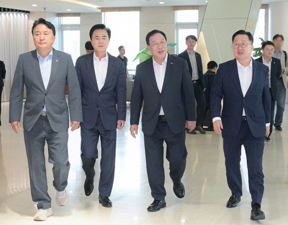 한자리 모인 충청권 4개 시도 단체장. 세종시 제공