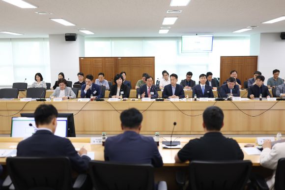 미래과학협력위원회. 6월 19일 ‘경기 생성형 AI 플랫폼 구축사업 상생협력 공동선언 및 착수보고회’ 참석. (사진=경기도의회)