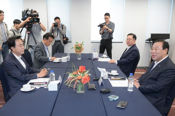 한자리 모인 충청권 4개 시도 단체장. 세종시 제공