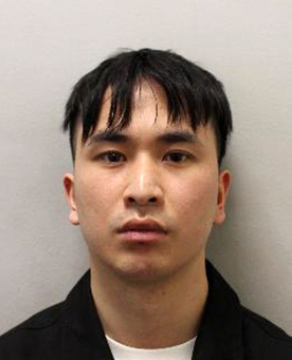 영국과 중국에서 최소 10명의 여성에게 약물을 먹이고 강간한 혐의로 19일(현지시간) 영국 이너런던 형사법원에서 무기징역을 선고받은 중국인 유학생 쩌우전하오. 2025.6.6 AFP 연합뉴스(런던경찰청 제공)