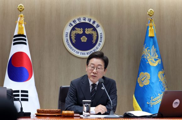 이재명 대통령 국무회의 발언 - 이재명 대통령이 지난 19일 용산 대통령실에서 열린 국무회의에서 발언하고 있다. 연합뉴스