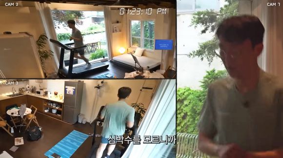 10일 유튜브 채널 ‘슬슬: 슬로우 라이프’에 출연한 정희원 서울아산병원 노년내과 교수가 고강도 달리기 운동을 하고 있다. 2025.6.10 유튜브