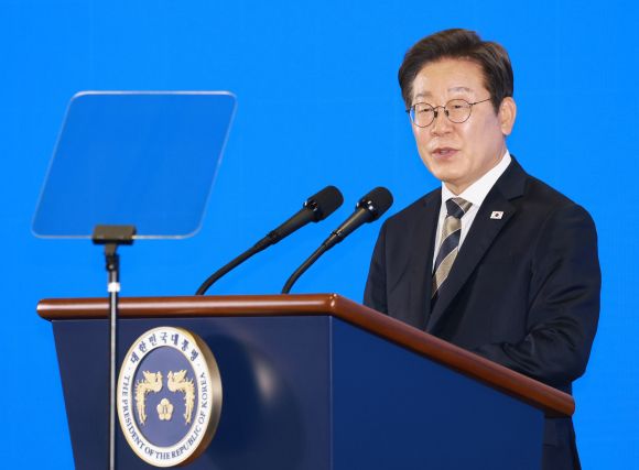 이재명 대통령이 20일 울산전시컨벤션센터에서 열린 울산 인공지능(AI) 데이터센터 출범식에서 격려사를 하고 있다. 2025.6.20 울산 연합뉴스