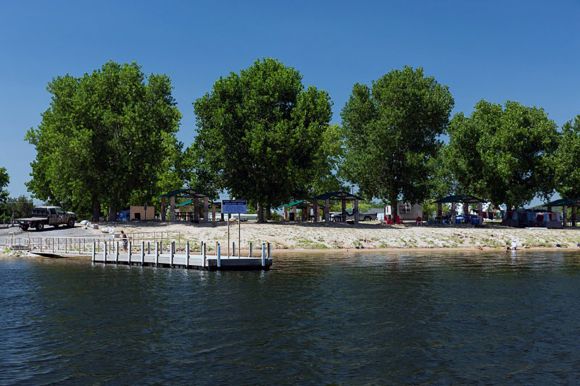 24일(현지시간) 폭스4뉴스와 뉴욕포스트에 따르면 미국 텍사스주의 한 여성은 20일 결혼하면서 물려받은 105년 된 다이아몬드 반지를 거대호수에 빠뜨렸다가 잠수부 도움으로 극적 회수했다. 사진은 여성이 반지를 분실했던 포섬 킹덤 호수. 우리나라로 치면 강원도 춘천 소양호 수준의 대형 호수다. 2025.6.24 페이스북