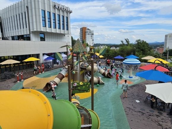 문경시 흥덕 생활공원 물놀이터. 문경시 제공