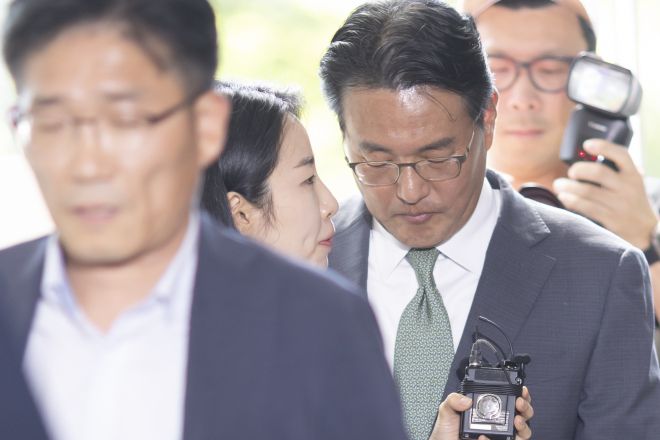 김태효 전 1차장, 순직해병 특검팀 출석 - 윤석열 정부 외교라인 핵심 인사인 김태효 전 국가안보실 1차장이 11일 피의자 신분으로 조사를 받기 위해 서울 서초구 순직해병 특검팀 사무실로 들어서고 있다. 2025.7.11. 연합뉴스