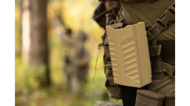 휴대용 재밍 장비인 핏불. 마이디펜스