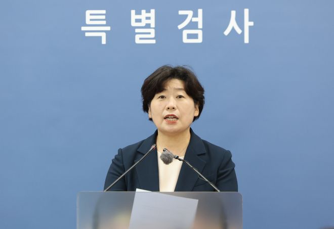 내란 특검 정례 브리핑 - 박지영 내란 특검 특검보가 15일 오후 특검 사무실이 마련된 서울 서초구 고등검찰청 기자실에서 정례 브리핑을 하고 있다. 뉴시스