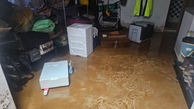 충남 서천군 서면에 16일 오후6시부터 17일 오전 5시까지 최고 302㎜의 비가 내렸다.