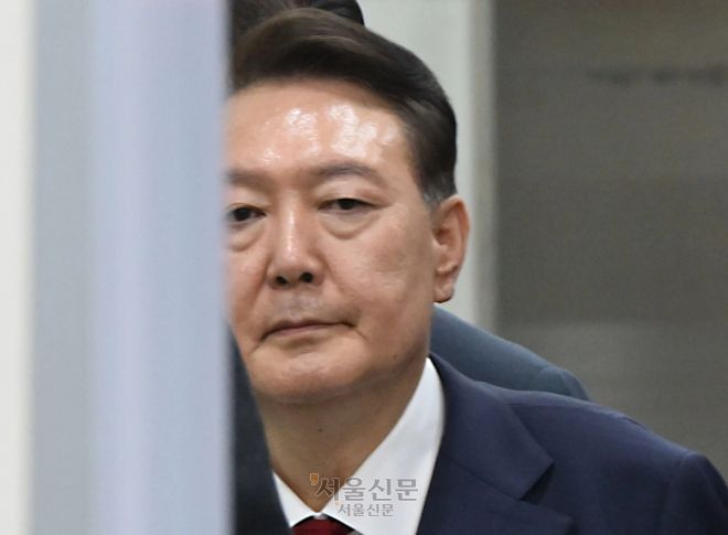윤석열 전 대통령이 9일 서울 서초구 서울중앙지방법원에서 영장실질심사를 마치고 나오고 있다. 2025.7.9  이지훈 기자