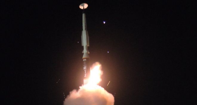 지난 14일(현지시간) 인도 국방연구개발기구(DRDO)의 ‘비슈누 프로젝트’를 통해 개발된 극초음속 순항미사일 ‘ET-LDHCM’이 시험 발사되는 모습. 영상 캡처