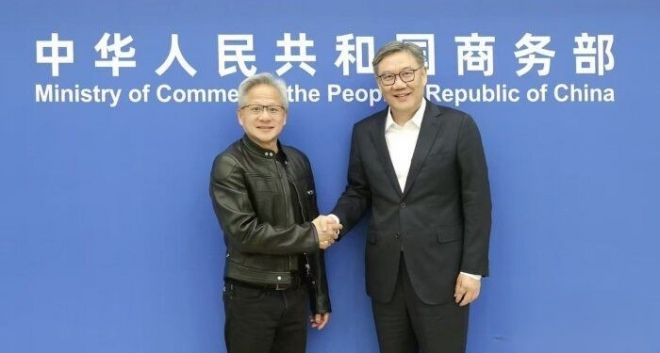 왕원타오(오른쪽) 중국 상무부장이 지난 17일 젠슨 황 엔비디아 CEO와 만남을 가졌다고 18일 중국 상무부가 밝혔다. 중국 상무부 홈페이지