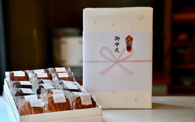 오츄겐 선물 포장. 일본에서는 여름철 신세를 진 사람들에게 감사의 마음을 담아 선물을 전하는 문화가 있다. 인스타그램 캡처