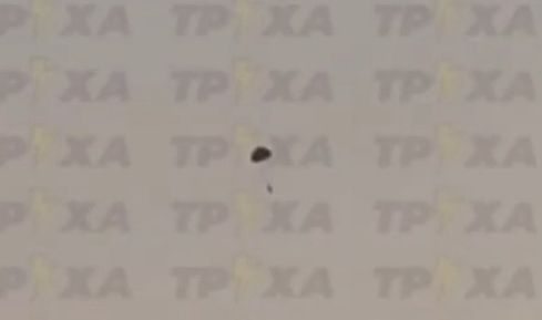 우크라이나 공군이 운용하던 프랑스의 다쏘 미라주 2000 전투기가 훈련 중 추락했다. 사진은 사고 전투기에서 탈출하는 조종사의 모습으로 추정되는 사진. 엑스 캡처