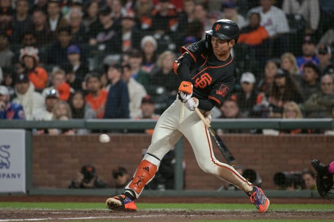 샌프란시스코 자이언츠 이정후가 27일(한국시간) 미국 캘리포니아주 샌프란시스코의 오라클 파크에서 열린 2025 미국 메이저리그(MLB) 정규시즌 뉴욕 메츠와의 홈 경기에서 타격하고 있다. 로이터 연합뉴스