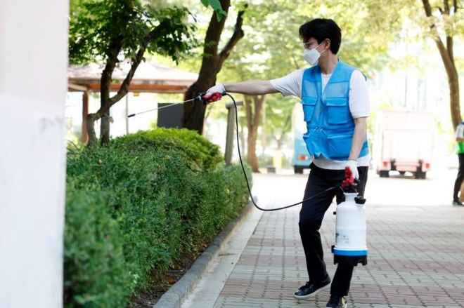 공릉1단지 공용부분 특별 소독 중인 서준오 의원