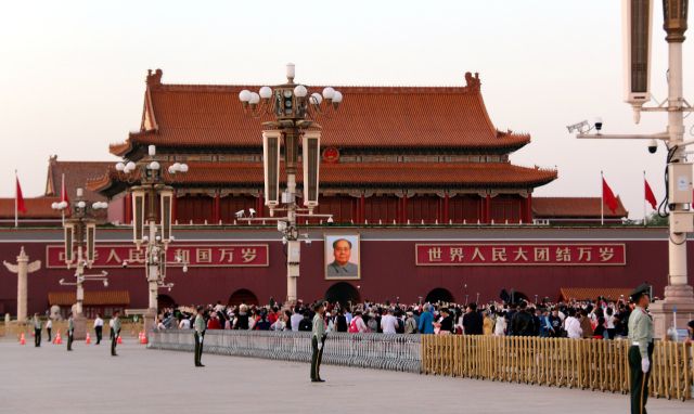 중국 초대 국가주석이자 중국공산당 총서기였던 마오쩌둥의 초상화가 걸린 베이징 톈안먼. 연합뉴스