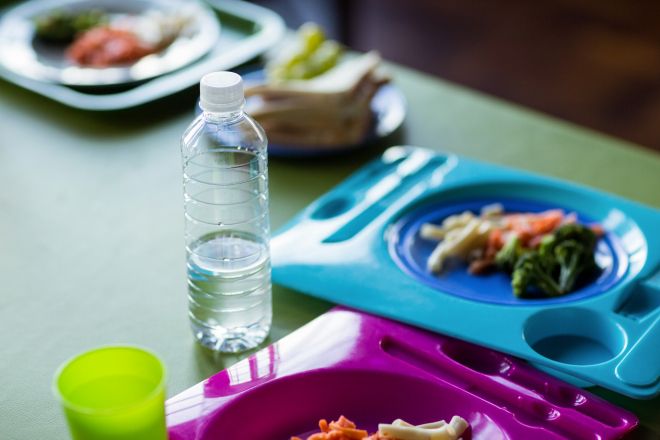 플라스틱 물병 자료 이미지. 아이클릭아트