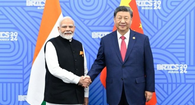시진핑(오른쪽) 중국 국가주석과 나렌드라 모디 인도 총리. 신화 연합뉴스