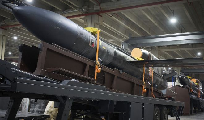 우크라이나의 신형 장거리 순항미사일 플라밍고가 모처에서 생산되고 있다. AP 연합뉴스