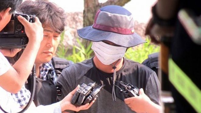 김씨가 검거돼 경찰서로 들어오고 있다.  SBS 방송 캡처