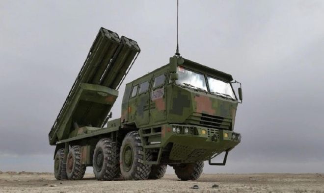 중국군의 PHL-16 다연장(MRL) 로켓 발사기