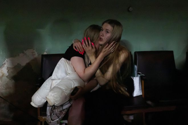 2025년 9월 7일(현지시간) 러시아 드론 공격이 이어지자 키이우 주민들이 대피소에 몸을 숨기고 있다. 로이터 연합뉴스