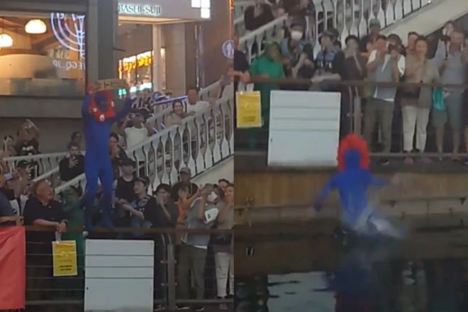 7일 일본 프로야구 구단 한신 타이거스가 우승한 직후 도톤보리강에 뛰어든 시민. 엑스(X) 캡처