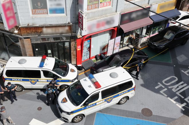3일 서울 관악구 한 식당에서 칼부림 사건이 발생, 경찰이 현장을 통제하고 있다. 2025.9.3. 연합뉴스