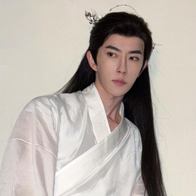 위멍룽 웨이보 캡처