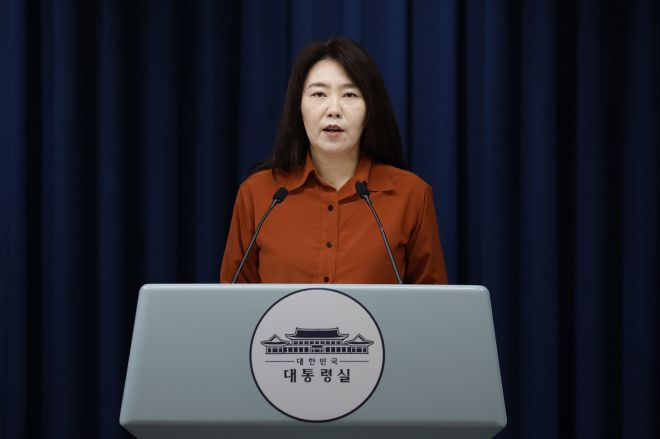 강유정 대변인 브리핑 - 강유정 대변인이 14일 서울 용산 대통령실 청사에서 현안 관련 브리핑을 하고 있다. 2025.09.14. 뉴시스