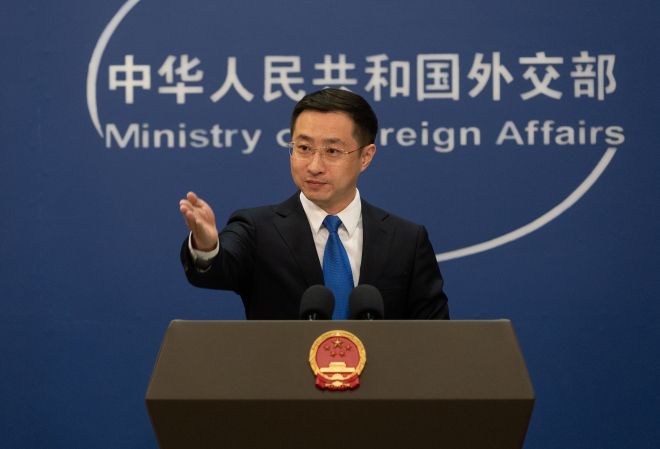 린젠 중국 외교부 대변인이 2025년 2월 24일 베이징에서 열린 정례 브리핑에서 발언하고 있다. EPA 연합뉴스