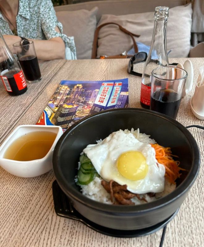 최근 러시아 모스크바에 15년 만에 추가 개점한 북한 식당 ‘평양관’ 메뉴 중 하나인 비빔밥. 얀덱스 맵 리뷰 캡쳐