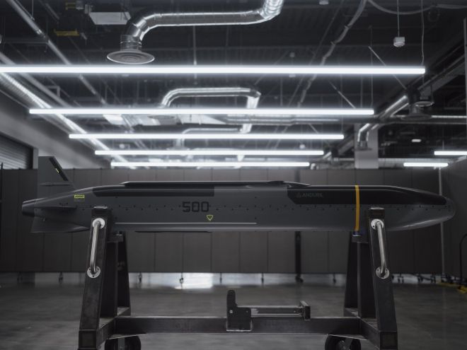 실내에 전시된 바라쿠다-500 실물 기체. 약 90% 부품을 공용화해 다양한 변형을 동일 라인에서 생산할 수 있다. 출처=안두릴