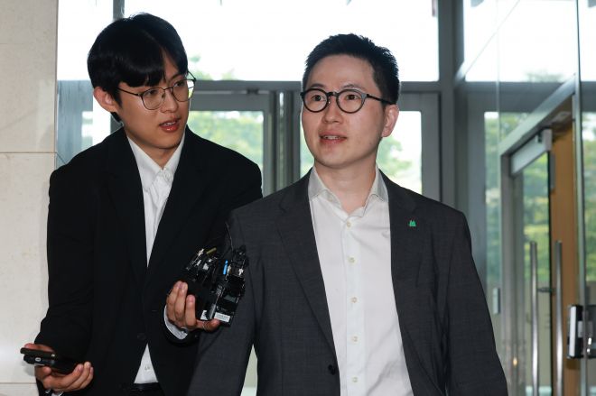 해병특검 향하는 이원모 전 인사비서관 - 이원모 전 대통령실 인사비서관이 1일 피의자 신분으로 조사받기 위해 서울 서초구 이명현 순직해병 특별검사팀에 출석하고 있다. 2025.10.1 연합뉴스