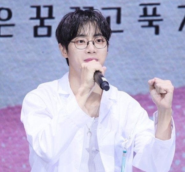 배우 추영우가 지난달 28일 태국 방콕에서 단독 팬미팅을 열고 팬들과 만나고 있다. 제이와이드컴퍼니 제공