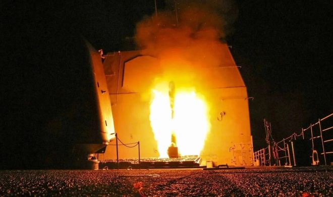 미국 미사일 순양함에서 발사되고 있는 토마호크 미사일 자료사진. 미 국방부 제공