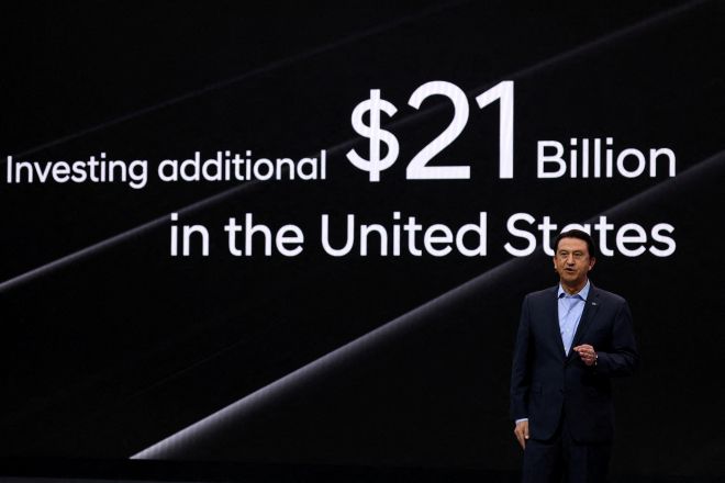 호세 무뇨스 현대자동차 대표이사 겸 최고경영자(CEO)가 2025년 4월 16일(현지시간) 미국 뉴욕에서 열린 뉴욕국제오토쇼 기자간담회에서 발언하고 있다. 로이터 연합뉴스