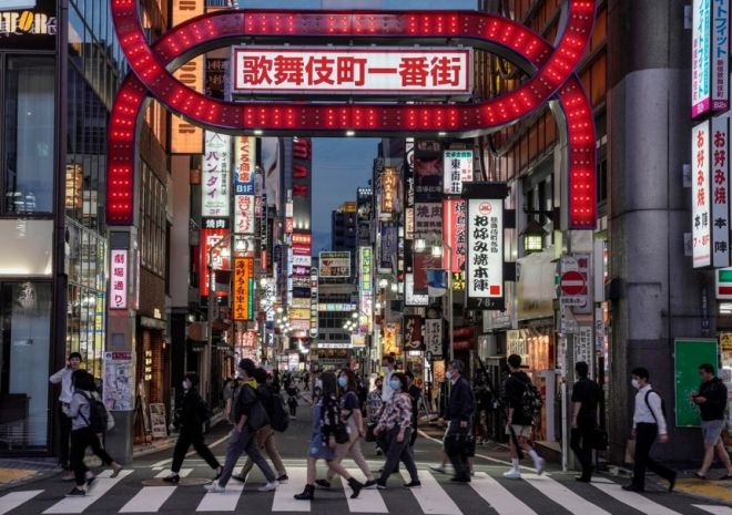 호스트클럽이 밀집해 있는 도쿄의 대표적인 유흥가 가부키초 거리. EPA 연합뉴스