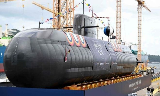 지난달 한화오션 거제 사업장에서 장보고‑Ⅲ 배치‑Ⅱ 1번함 장영실함 진수식이 열리고 있다. 해군 제공