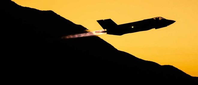 지난 8월 20일 B61-12 전술핵 시험탄을 탑재한 F-35A 전투기가 유타주 힐 공군기지에서 이륙하고 있다. Craig Fritz/샌디아 국립연구소 제공