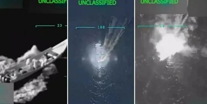 미군의 공격을 받아 폭발하는 마약 운반선. 트럼프 대통령 트루스소셜 캡처