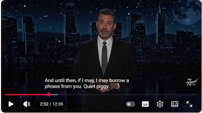 도널드 트럼프 미국 대통령을 풍자해온 ABC방송 토크쇼 ‘지미 키멀 라이브!’ 진행자 지미 키멀이 20일(현지시간) 방송에서 트럼프 대통령을 돼지라고 부르며 비판하고 있다. 2025.11.20 ABC방송 화면