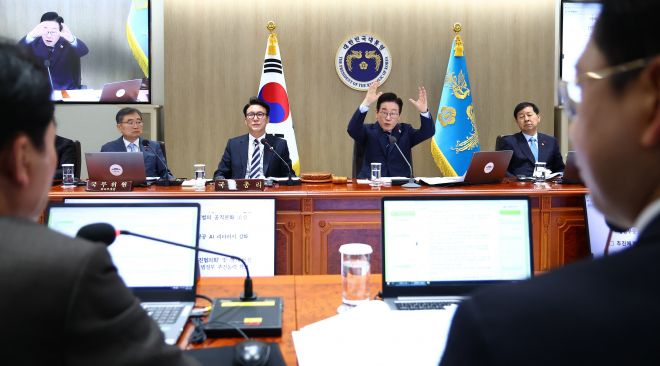 이재명 대통령, 국무회의 발언 - 이재명 대통령이 2일 용산 대통령실에서 열린 국무회의에서 발언하고 있다. 2025.12.2 연합뉴스