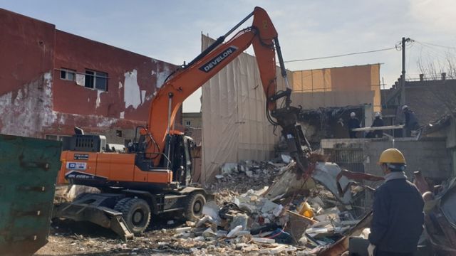 파주시가 지난 1일부터 3일까지 성매매 집결지 무허가 건축물 1개 동을 전면 철거하는 제14차 행정대집행을 하고 있다. (파주시 제공)